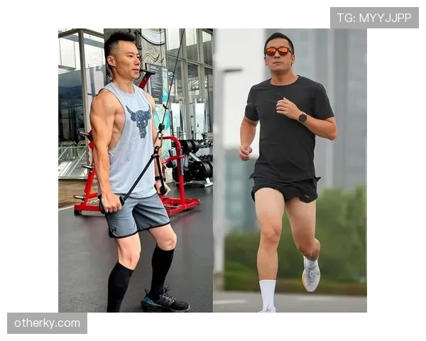 张楠训练完随手啃个鸡腿,这自律和放纵的切换也太真实了 张楠训练完随手啃个鸡腿,这自律和放纵的切换也太真实了